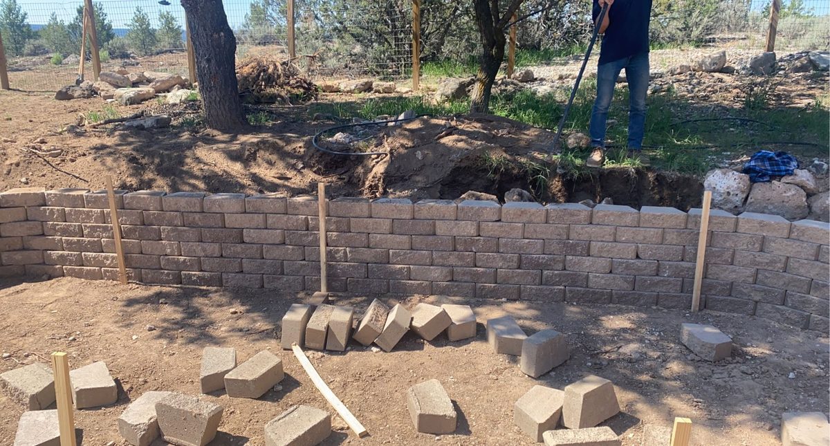 Retaining wall build